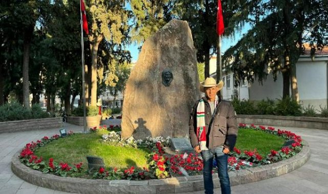 Meksikalı ressam deprem bölgesinde yardım çalışmalarına katıldı, felaketi duvara resmedecek