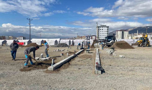 Melikgazi çadır kent ve konteyner kentlerde alt ve üst yapı çalışmalarına hızla devam ediyor