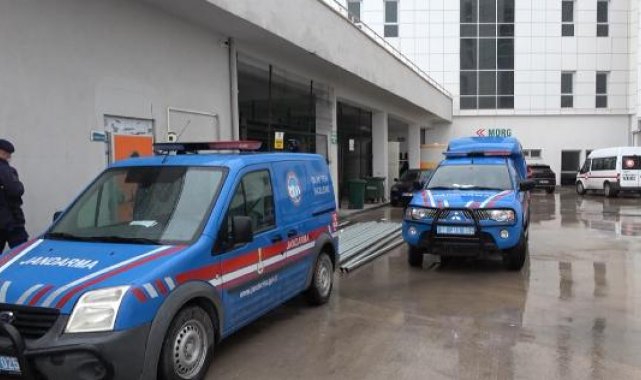 Merdivenden dengesini kaybederek düşen işçi öldü