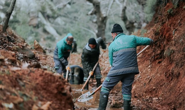 Merkezefendi'de tarımsal sulama kanalları temizleniyor