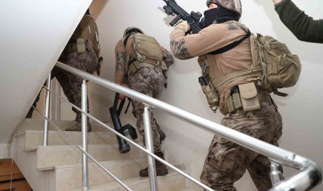 Mersin'de DEAŞ operasyonu: 8 gözaltı