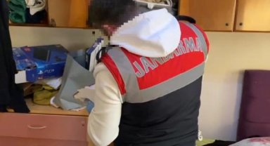 Mersin'de müstehcen çocuk videosu indiren 2 kişiye gözaltı