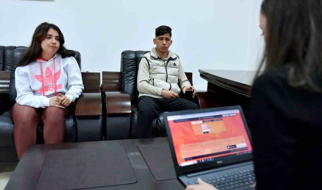 Mersin'de YKS'ye girecek depremzede öğrencilere rehberlik desteği