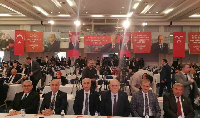 MHP'nin Bayburt belediye başkanları Antalya'da toplandı