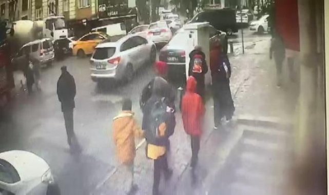 Mikserin altında kalan anne hayatını kaybetti çocukları yara almadan kurtuldu