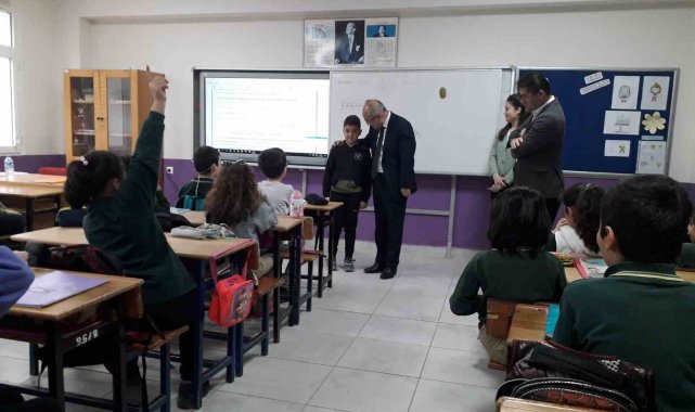 Milli Eğitim Müdürü Taştepe öğrencilerle bir araya geldi