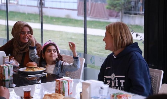 Minik Ecrin yeni yaşına İzmit'te girdi