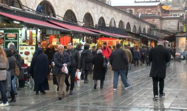 Mısır Çarşısı'nda ramazan hareketliliği