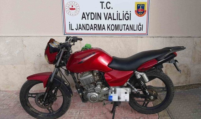Motosiklet hırsızları jandarmaya takıldı