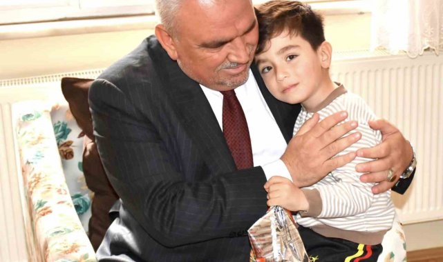 Müftü Erhun depremzede ailelerle bir araya geldi