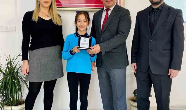Muğla'da 18 Mart Resim Yarışması'nda dereceye giren öğrenciler ödülünü aldı