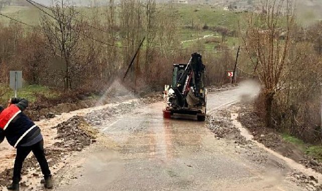 Munzur Çayı'nın taşmasıyla kapanan Tunceli- Ovacık yolu açıldı