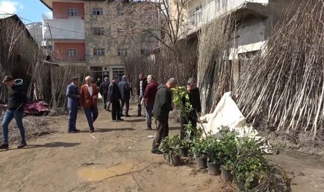 Muş'ta fidan satışları başladı