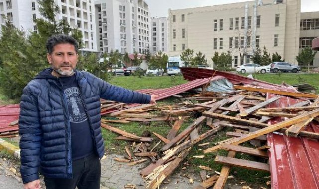 Muş'ta şiddetli rüzgar ve yağış; çatılar uçtu, ev ve iş yerlerinin camları kırıldı