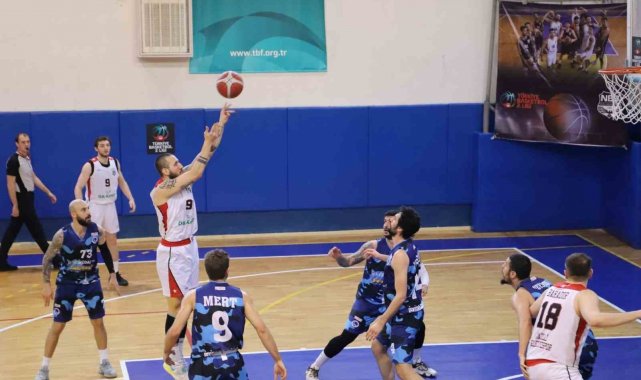 Nazilli Belediyespor Basketbol Takımı parkeden mağlup ayrıldı