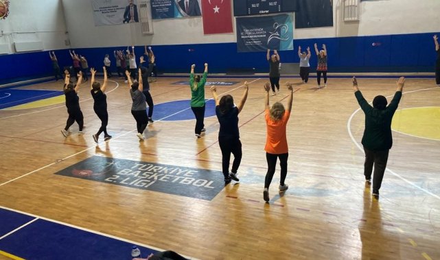 Nazillili kadınlar güne sporla başlıyor