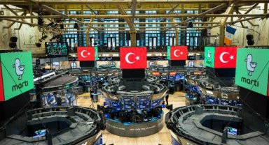 New York Borsası, Martı'yı Türk bayraklarıyla karşıladı
