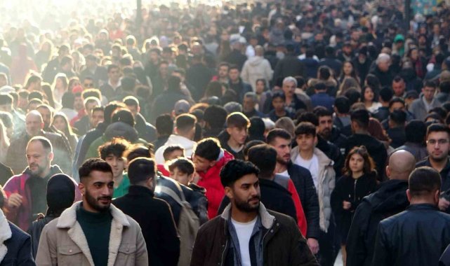 Nüfusun yüzde 49,9'u kadın, yüzde 50,1'i erkek