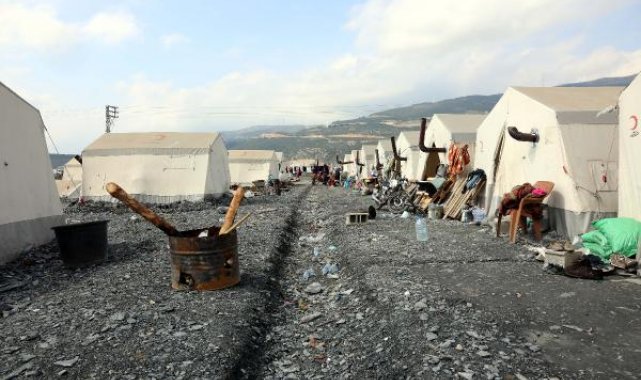 Nurdağı'nda çadır kentte su kanalları açıldı