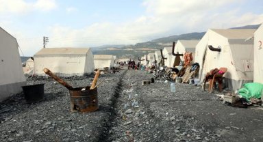 Nurdağı'nda çadır kentte su kanalları açıldı