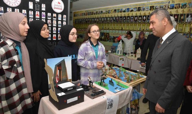 Öğrenciler Çanakkale Zaferini hazırladıkları sergiyle anlattı