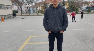Öğrencilere bıçakla saldırdı; depremzede Alperen öldü, 5 yaralı