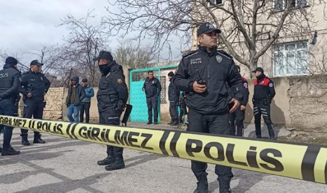 Öğretmen, anne ve babasıyla 3 kardeşini öldürüp intihar etti