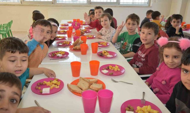 Okul öncesinde ücretsiz yemek uygulaması veli ve öğrencileri memnun etti