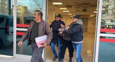Önce otomobili, sonra 100 bin liralık döküm malzemesini çaldı