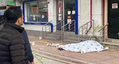 Osmaniye'de fırtına; okul çatısı uçtu, 2 otomobil hasar gördü, 1 ölü