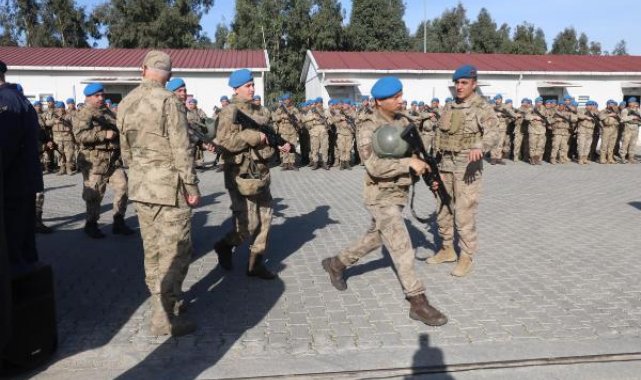 Osmaniye'de görev süresi biten Bingöl jandarması, dualarla uğurlandı