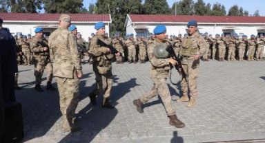 Osmaniye'de görev süresi biten Bingöl jandarması, dualarla uğurlandı