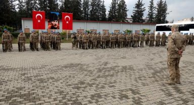 Osmaniye'de görev süresi biten Muğla jandarması, dualarla uğurlandı