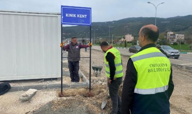 Osmaniye'de mahallelere ayrılan konteyner kentte tabelalar asıldı
