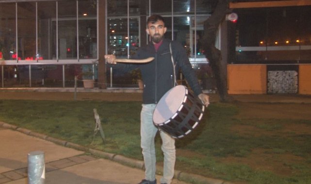Osmaniyeli depremzede İzmirlileri sahura kaldırıyor