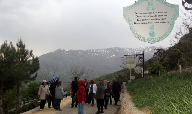 Osmanlı döneminde gurbete giden eşleri için söyledikleri dizeler Mani Yolunda sergileniyor