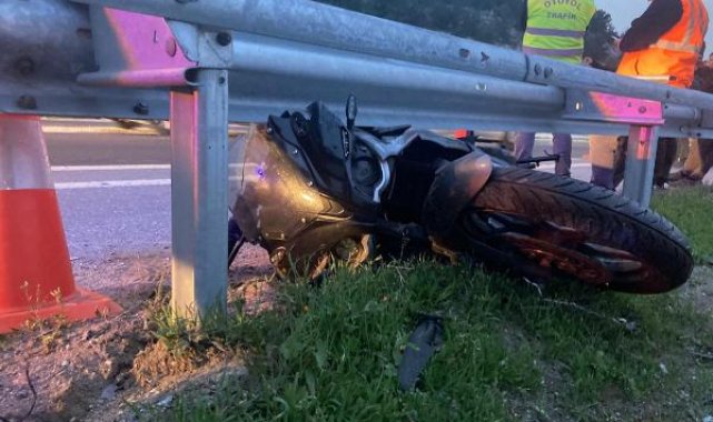 Otomobil ile çarpışan motosiklet sürücüsü öldü