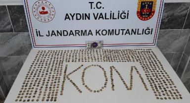 Otomobilde 757 tarihi sikke ele geçirildi; 4 gözaltı