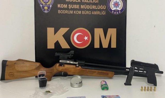 Otomobilinde silah ve uyuşturucuyla yakalanan şüpheli adli kontrolle serbest