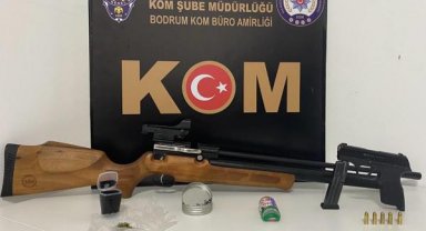 Otomobilinde silah ve uyuşturucuyla yakalanan şüpheli adli kontrolle serbest