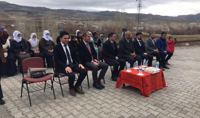 Özalp'te 15 kadın okuma yazma öğrendi