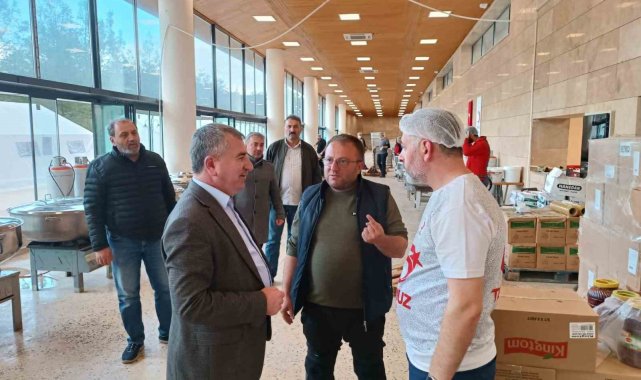 Özdemir: "Bu büyük felaketten dayanışmamızı büyüterek çıkacağız"
