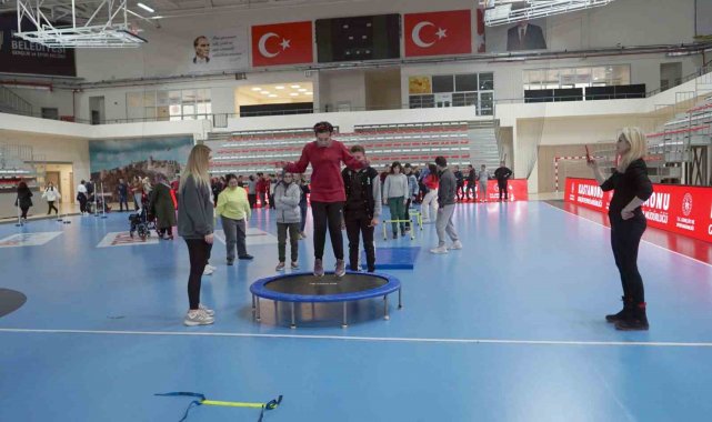 Özel çocuklar, Down Sendromu Farkındalık Günü'nde gönüllerince eğlendi