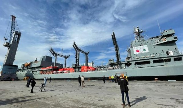 Pakistan'ın yardım gemisi Mersin Limanı'nda