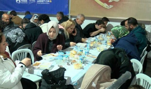 Pendik'te 560 kişi iftar çadırında ilk orucunu açtı