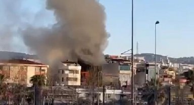 Pendik'te 7 katlı otelde yangın-1