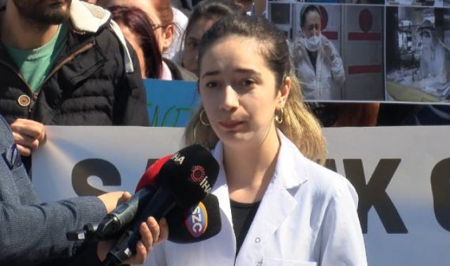 Prof.Dr. Murat Dilmener Acil Durum Hastanesi önünde 'Cerrahpaşa' protestosu