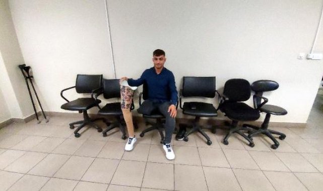 Protez bacağı enkaz altında kalan depremzedeye yenisi hediye edildi