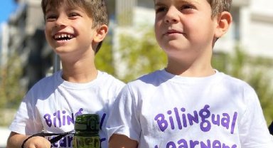 "Akademik başarıya giden yol çift dilli eğitimden geçiyor"