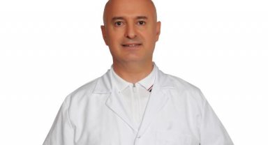 "Hormonal sorunlar erkeklerde meme büyüklüğüne yol açabilir"